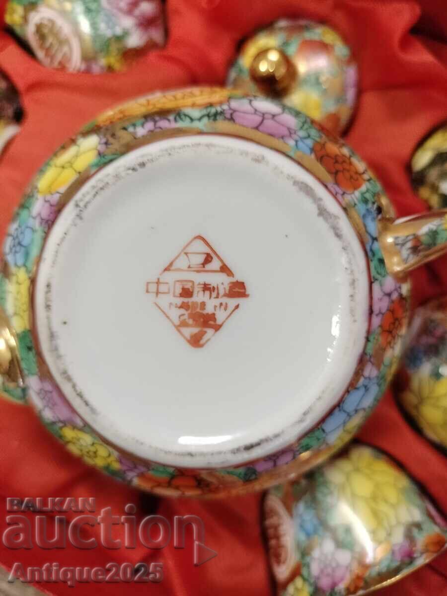 Китайски порцеланов комплект за саке / чай — нов, с цена 110.00 лв. | € 56.24