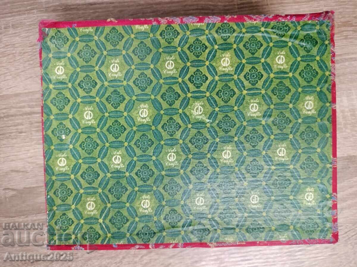 Delivery of Chinese porcelain sake / tea set — new