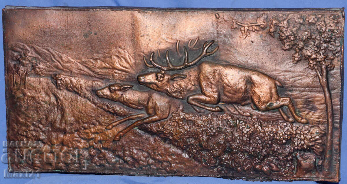 Βαρύ χάλκινο γλυπτό με σκηνές κυνηγιού με τιμή 550.00 BGN | € 281.21
