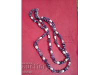 Colier vechi din ametist și sidef