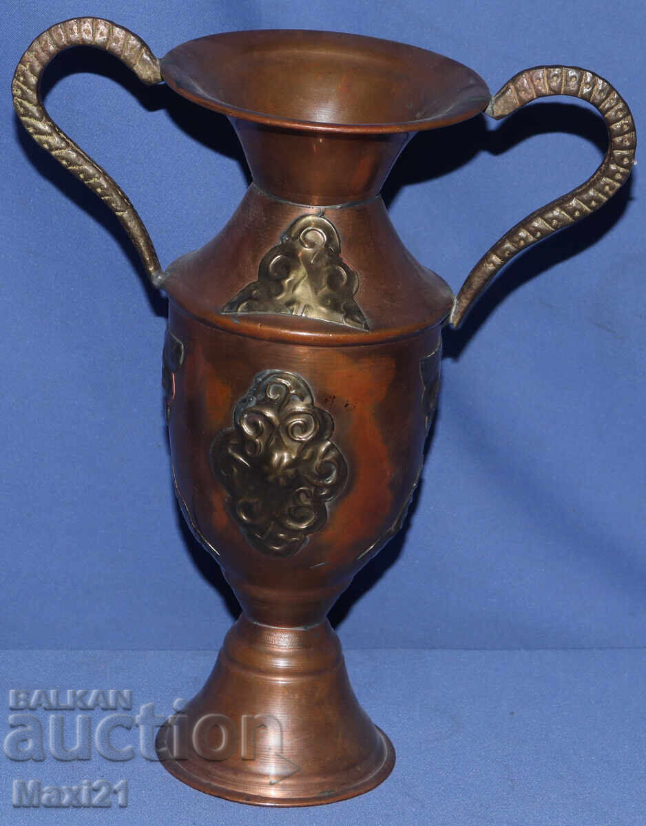 Διακοσμητικό χάλκινο βάζο με ορειχάλκινη διακόσμηση αμφορέας με τιμή 160.00 BGN | € 81.81