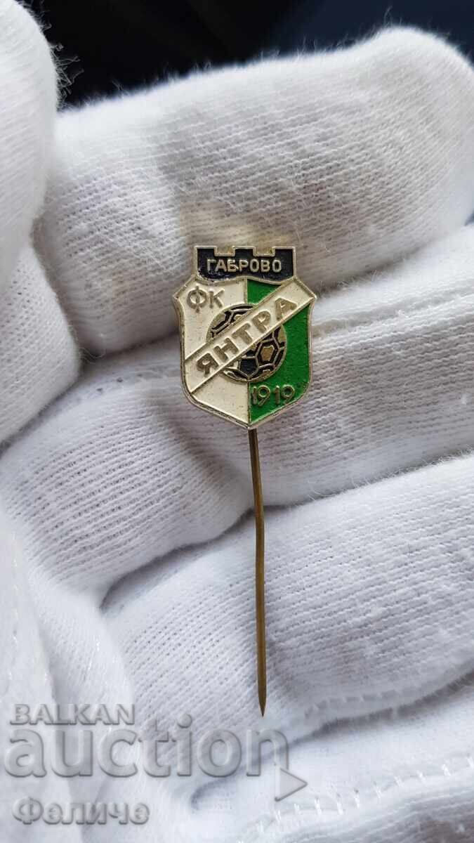 Комунистически знак, значка Футбол, Янтра Габрово с цена 8.00 лв. | € 4.09 Комунистически знак, значка Футбол, Янтра Габрово с цена 8.00 лв. | € 4.09