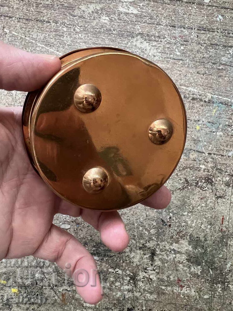 Cutie decorativă din cupru, tematică marină cu preț 35.00 BGN | € 17.90 Cutie decorativă din cupru, tematică marină cu preț 35.00 BGN | € 17.90