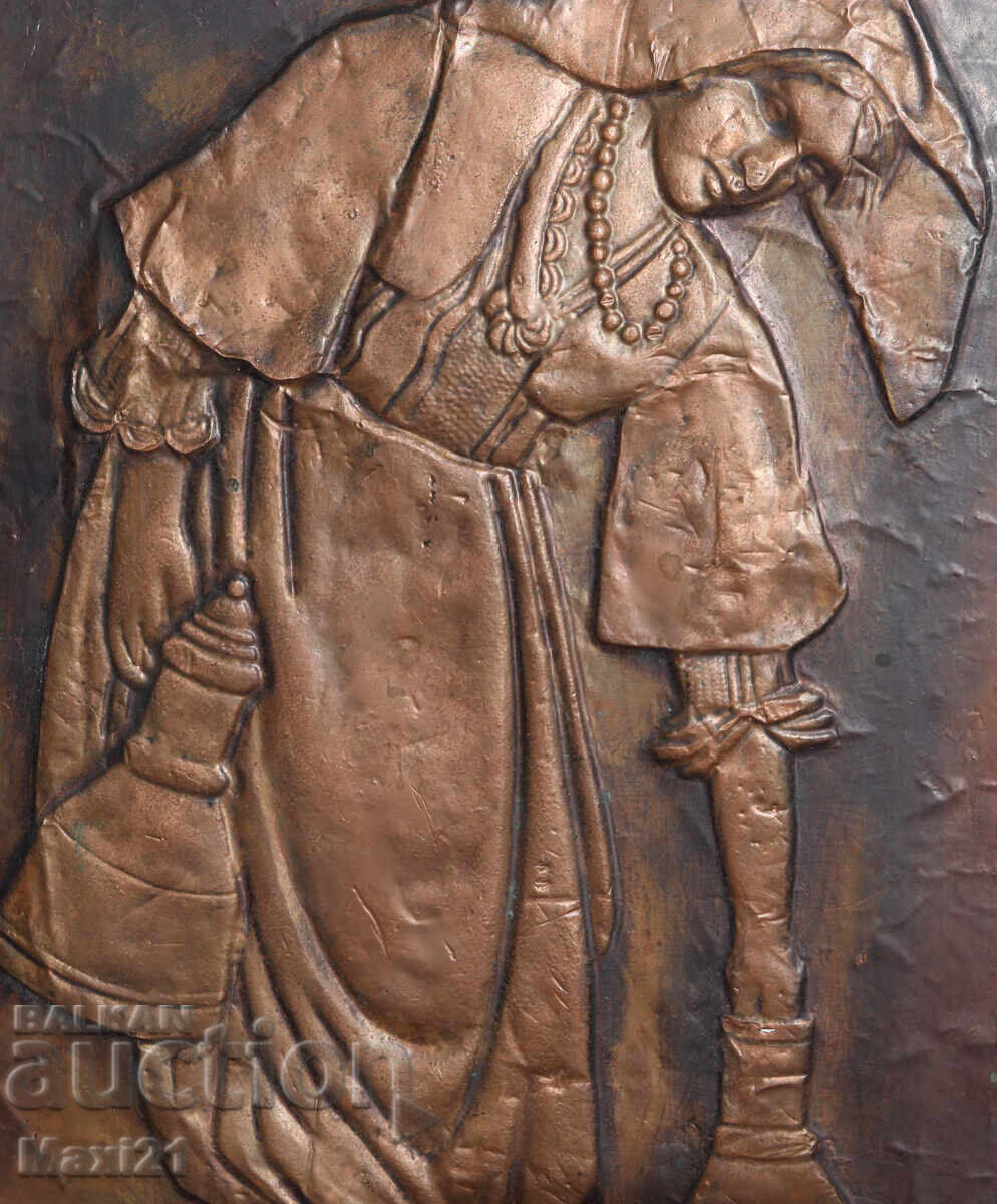 Χάλκινο γλυπτό πάνελ γυναίκα με παραδοσιακή φορεσιά - 5