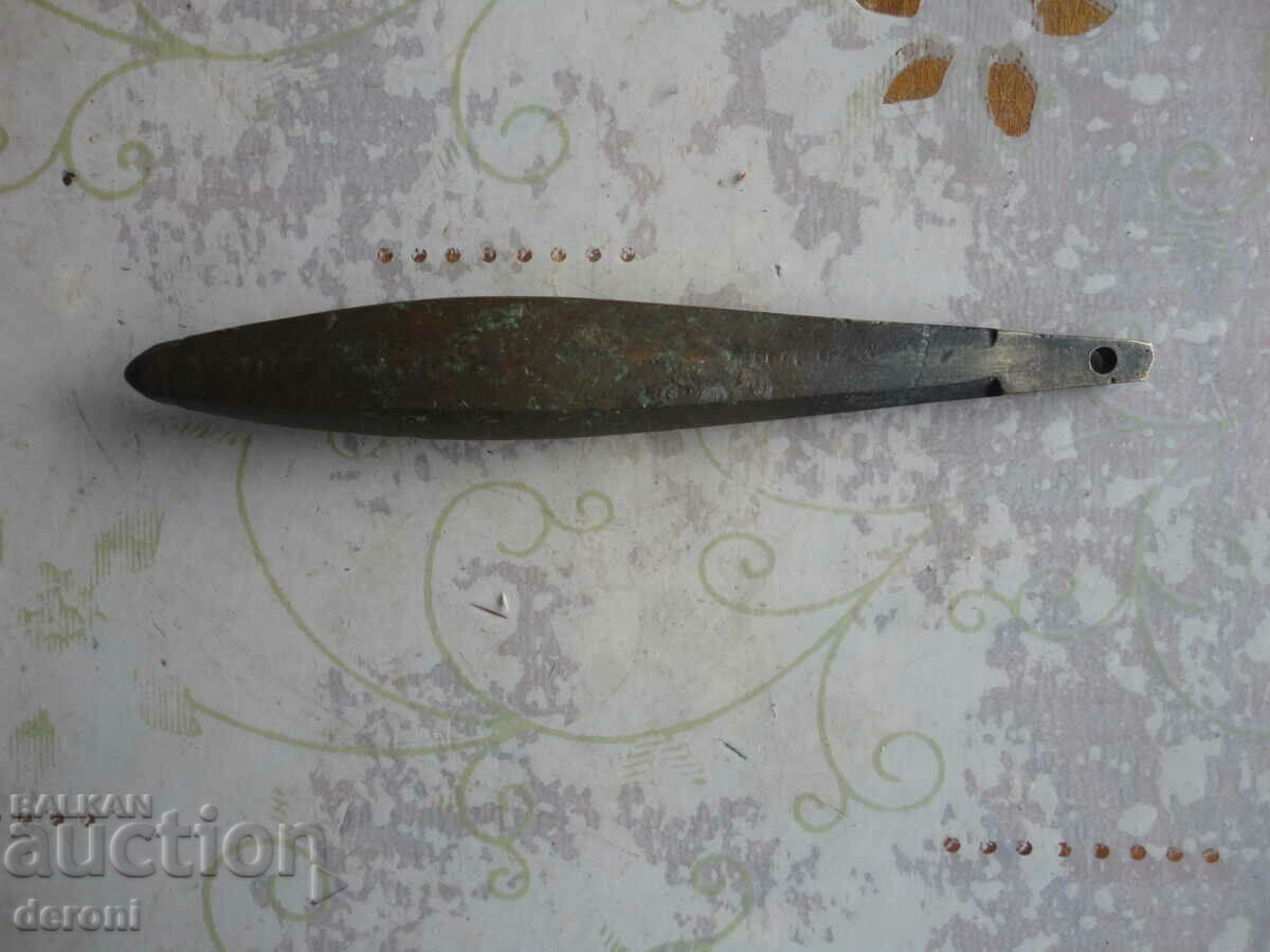 Antique bronze plumb line with price 90.00 BGN | € 46.02