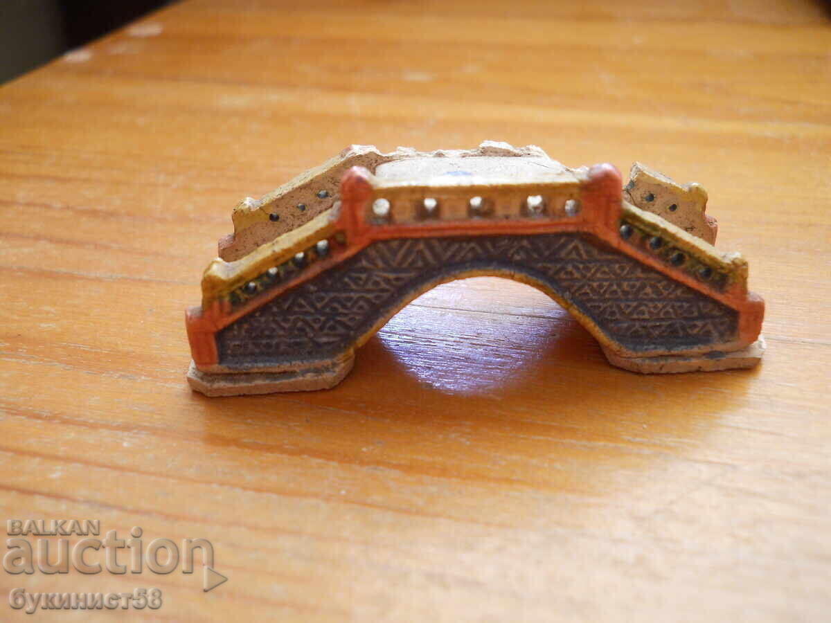 Delivery of Bridge and Towers - China (miniatures)