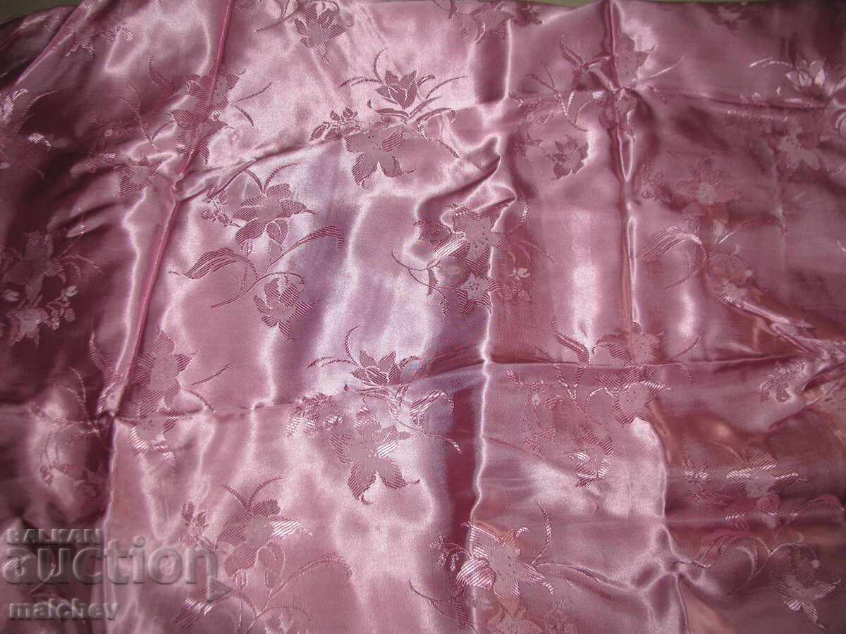 Δημοπρασία Ροζ σατέν 140/160 εκ., δεκαετία 1980, αχρησιμοποίητο, άριστο
