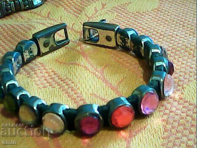 Δημοπρασία Παλιά όμορφα ασημένια βραχιόλια με κρύσταλλα