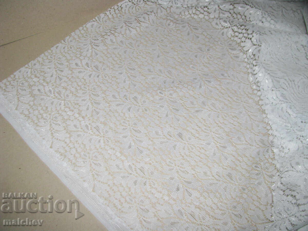 Licitație Material dantelă albă 105/300 cm dantelă albă, excelentă Licitație Material dantelă albă 105/300 cm dantelă albă, excelentă