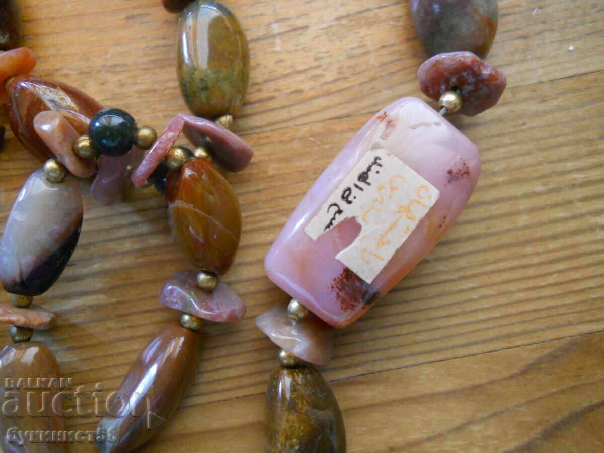 Delivery of Necklace of semi-precious stones (jasper and agate) - Morocco