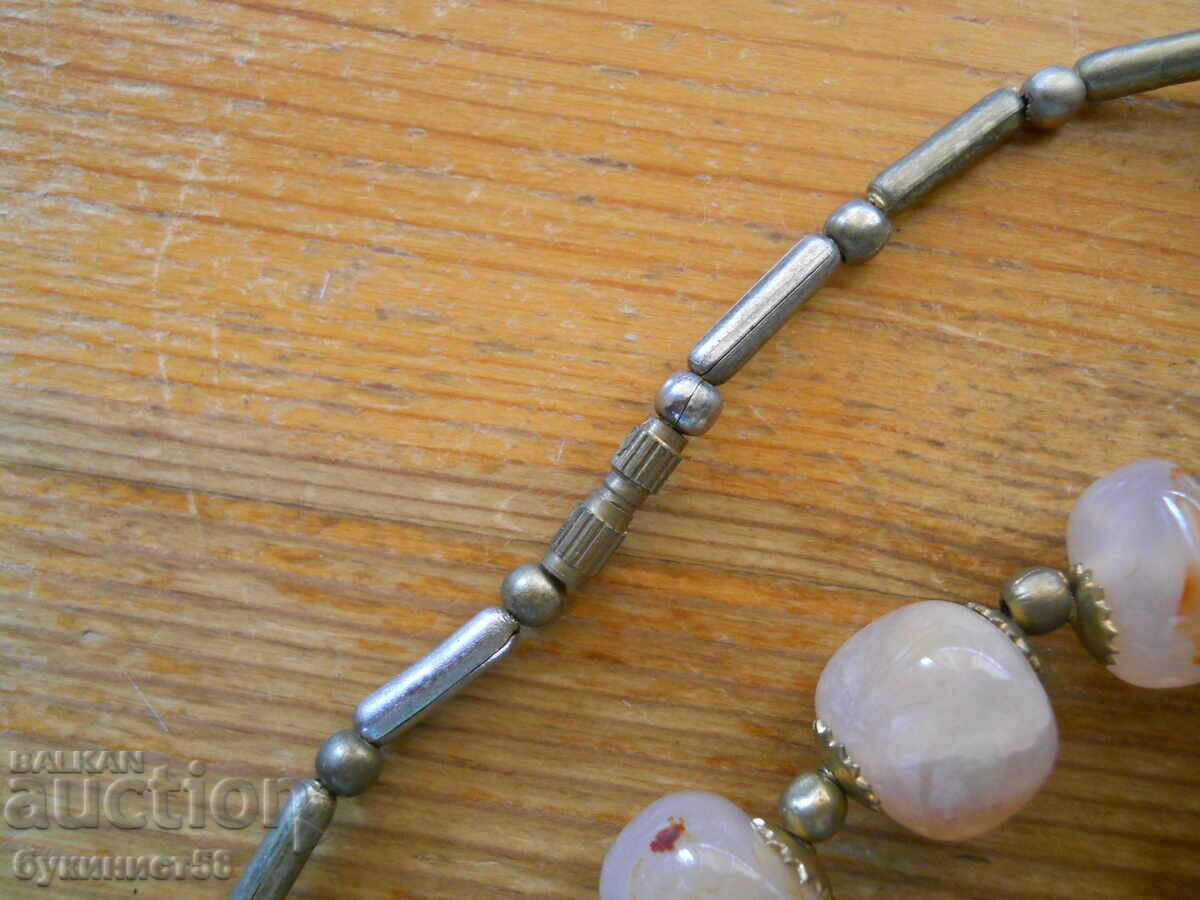 Delivery of Necklace of semi-precious stones (chalcedony) - Morocco