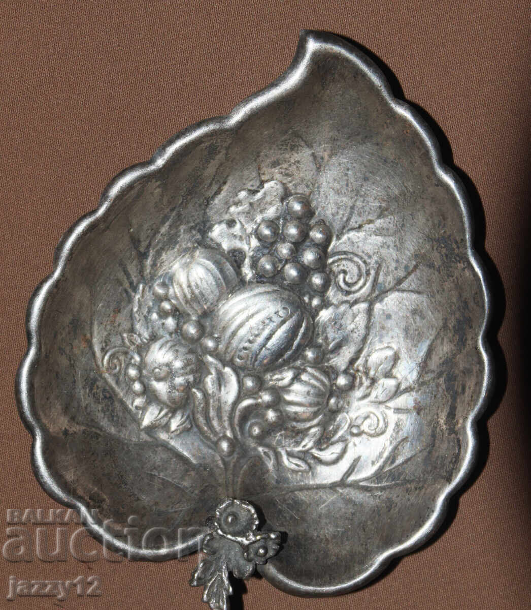 Licitație Veche farfurie metalică mică decorativă