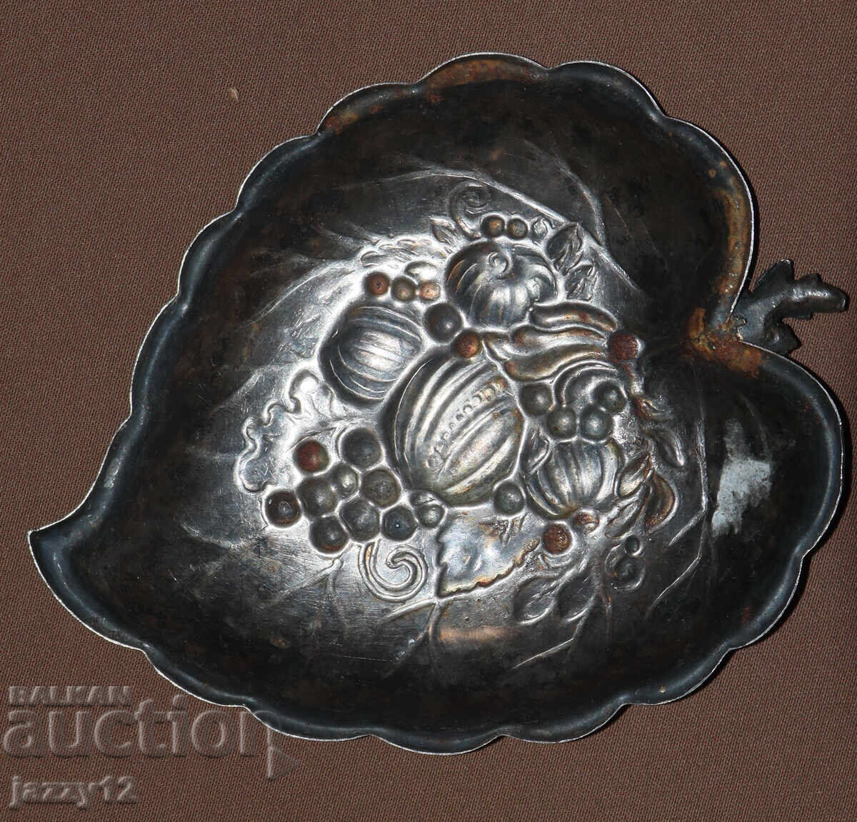 Livrarea Veche farfurie metalică mică decorativă