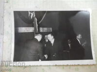 Снимка по време на връчване на знамето стара