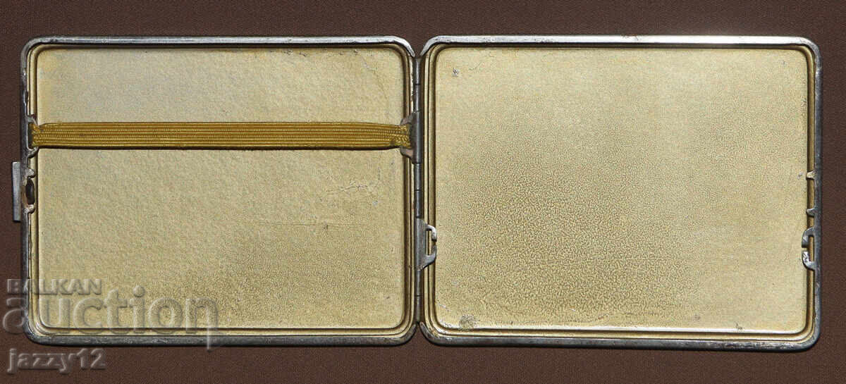 Delivery of Old metal snuff box