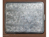 Tabătură veche din metal