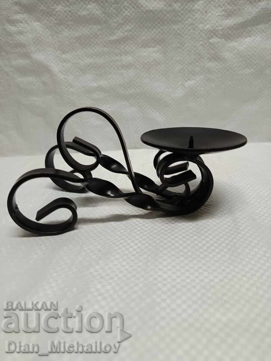 Sfeșnic Fier Forjat cu preț 12.00 BGN | € 6.14