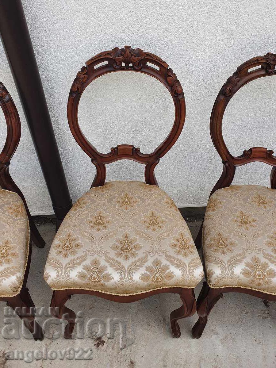 Delivery of Beautiful vintage chairs array!!! Delivery of Beautiful vintage chairs array!!!