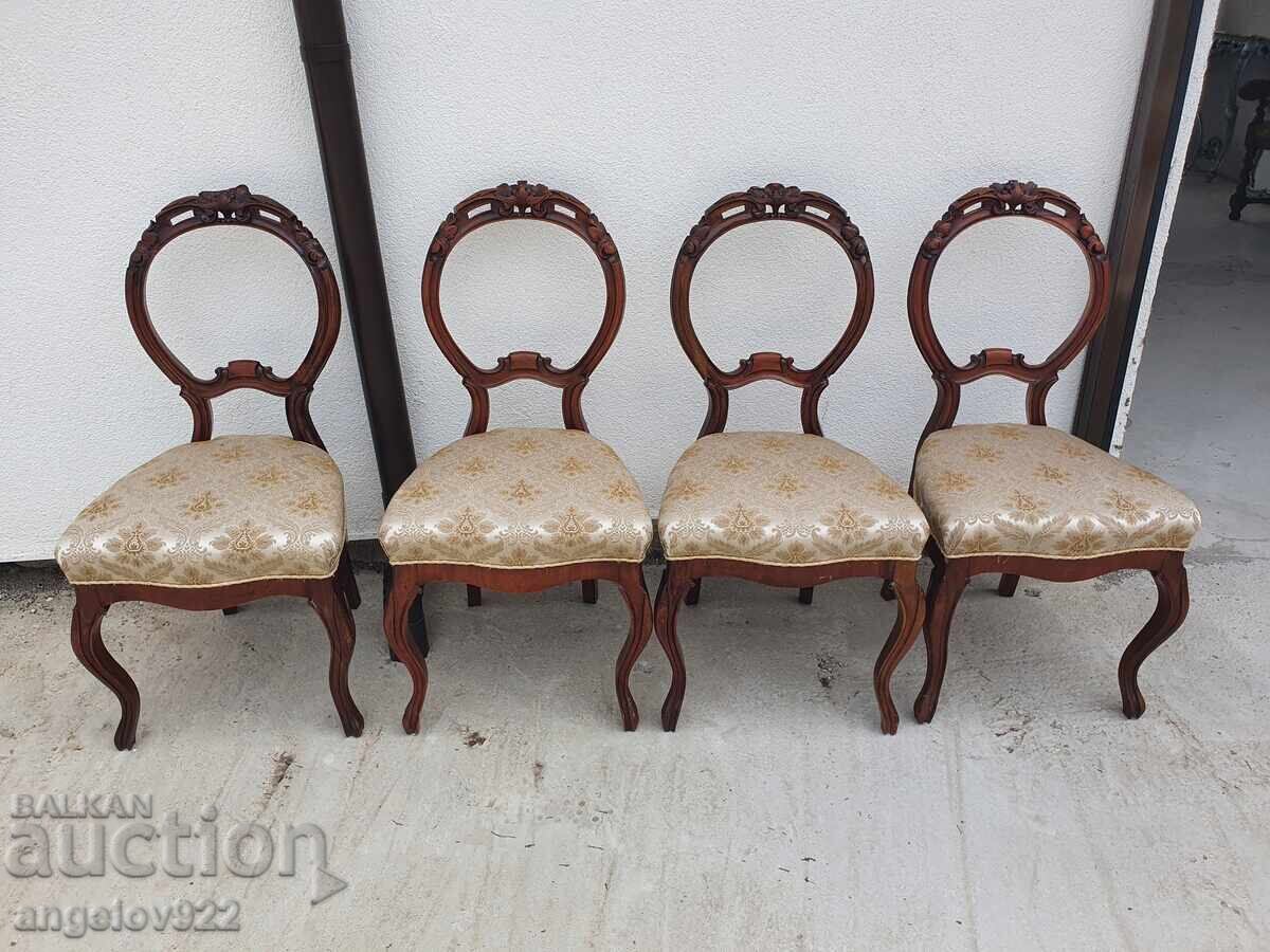 Beautiful vintage chairs array!!! Beautiful vintage chairs array!!!
