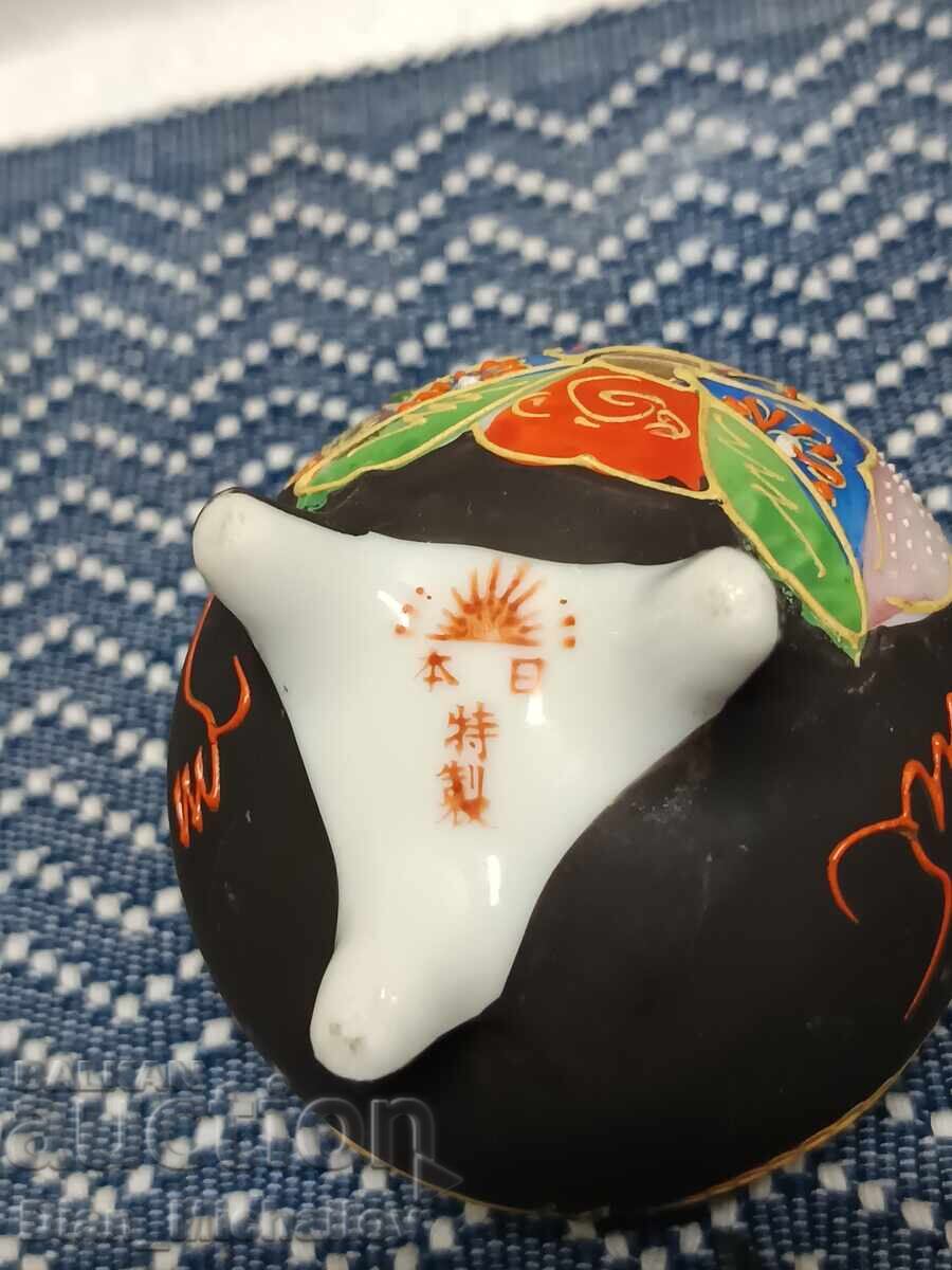 Licitație Mică vază japoneză tip Satsuma