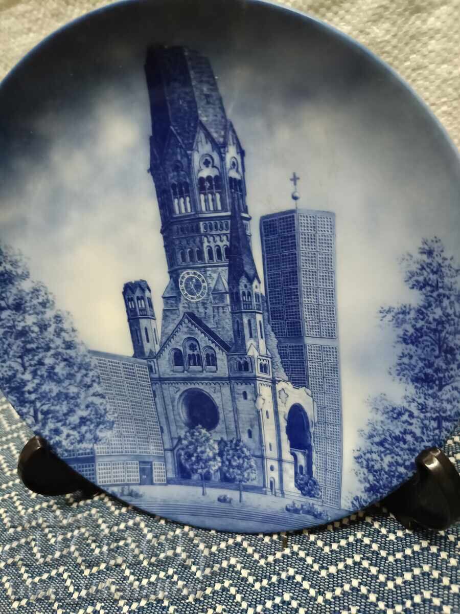 Auction  Collector's German porcelain plate