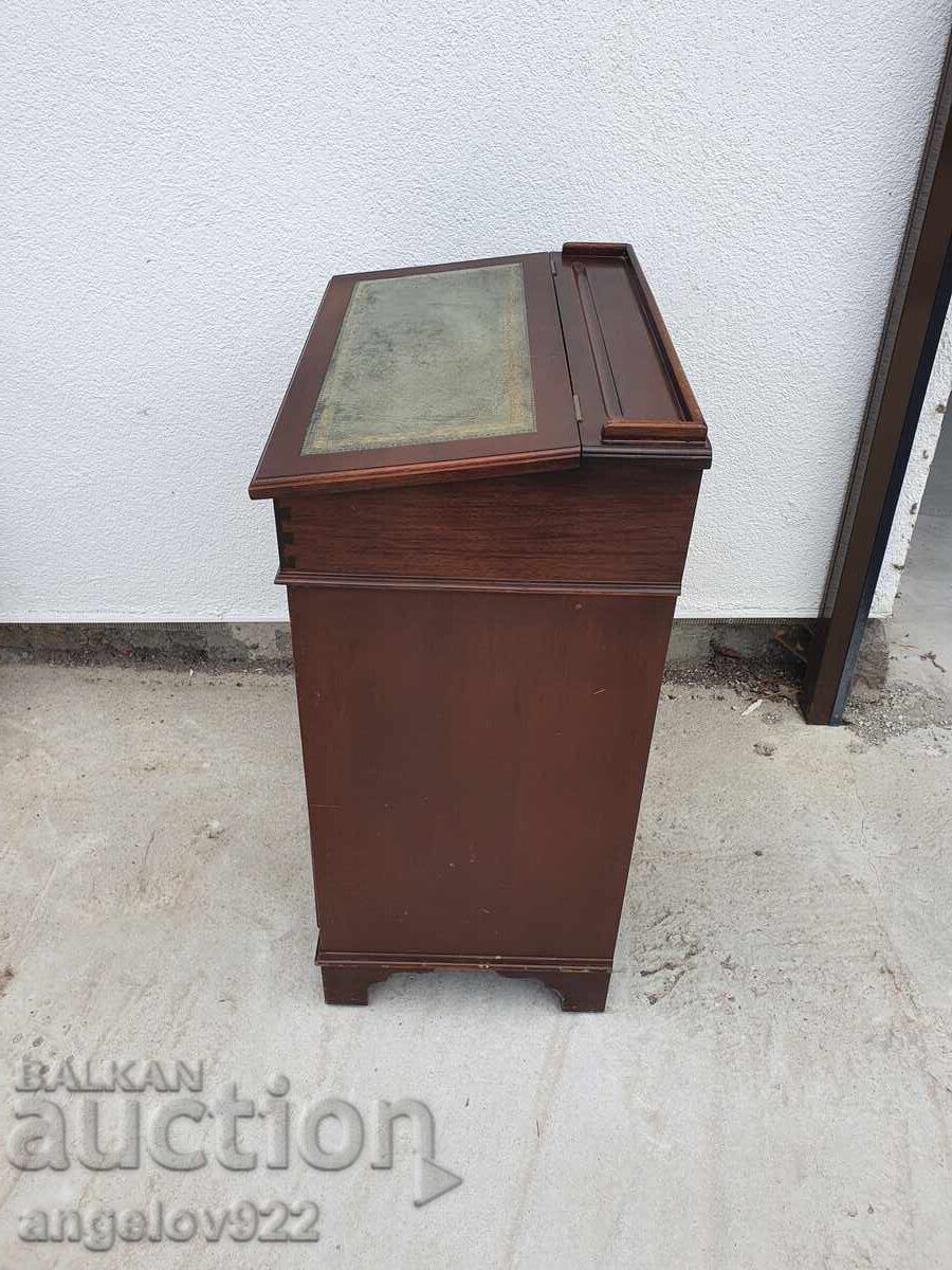 Small vintage solid wood desk!!! - 5 Small vintage solid wood desk!!! - 5