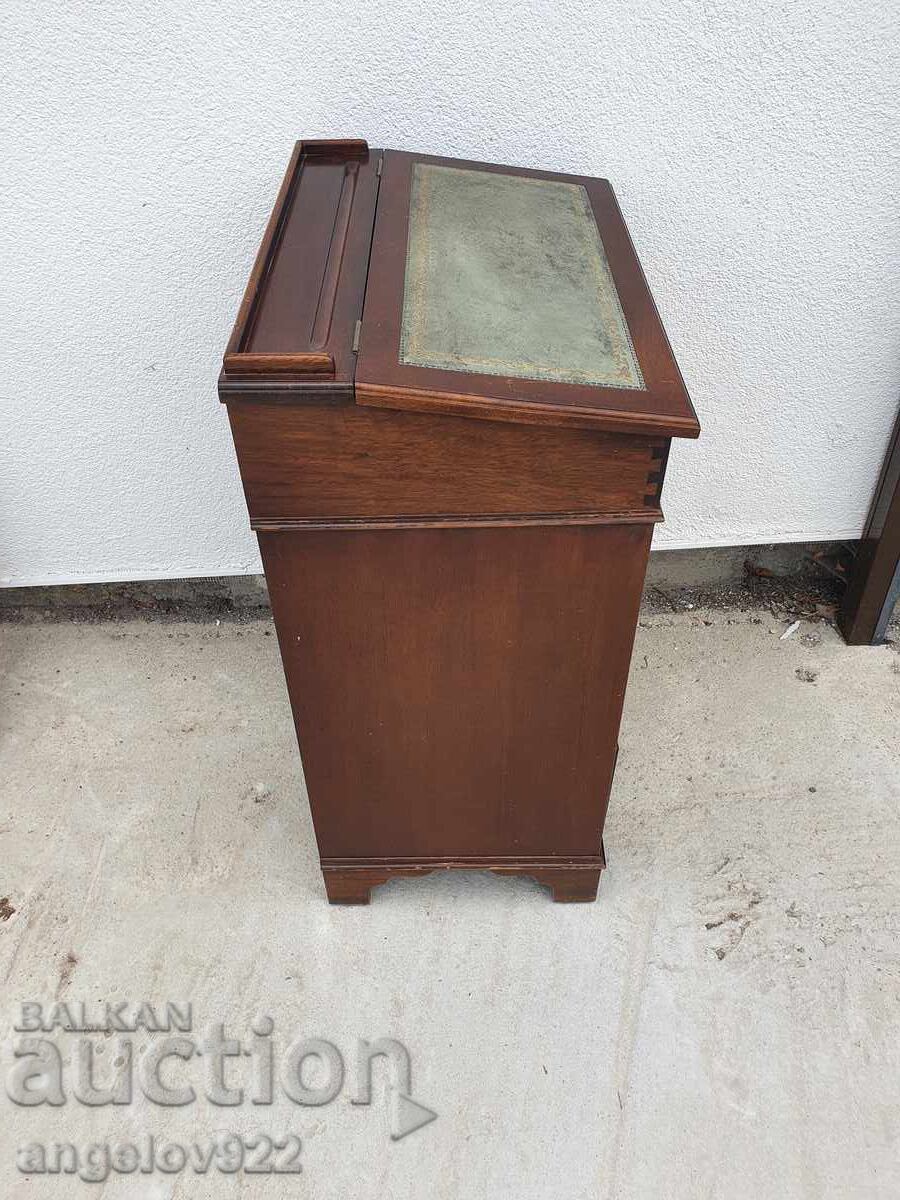 Small vintage solid wood desk!!! - 6 Small vintage solid wood desk!!! - 6