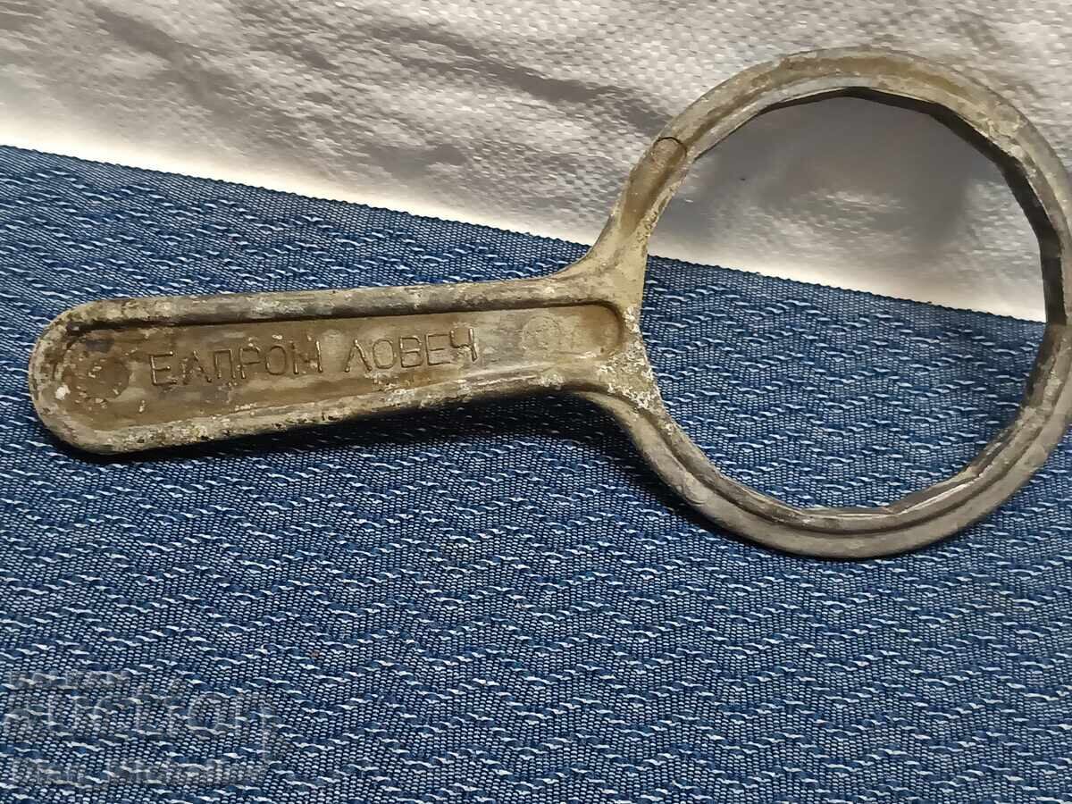 Cheie pentru demontarea filtrelor de ulei