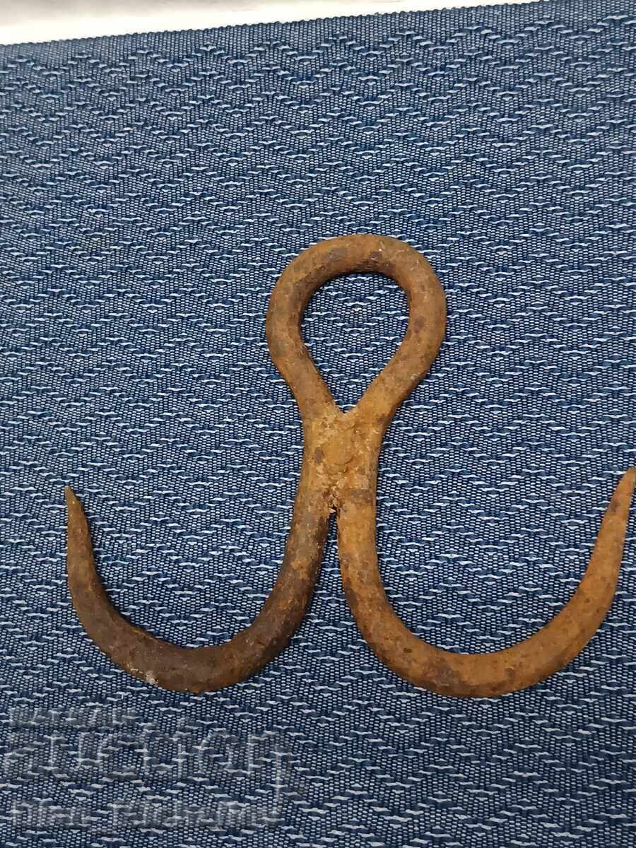 Παλιά Σφυρήλατη Αγκράφα με τιμή 10.00 BGN | € 5.11 Παλιά Σφυρήλατη Αγκράφα με τιμή 10.00 BGN | € 5.11