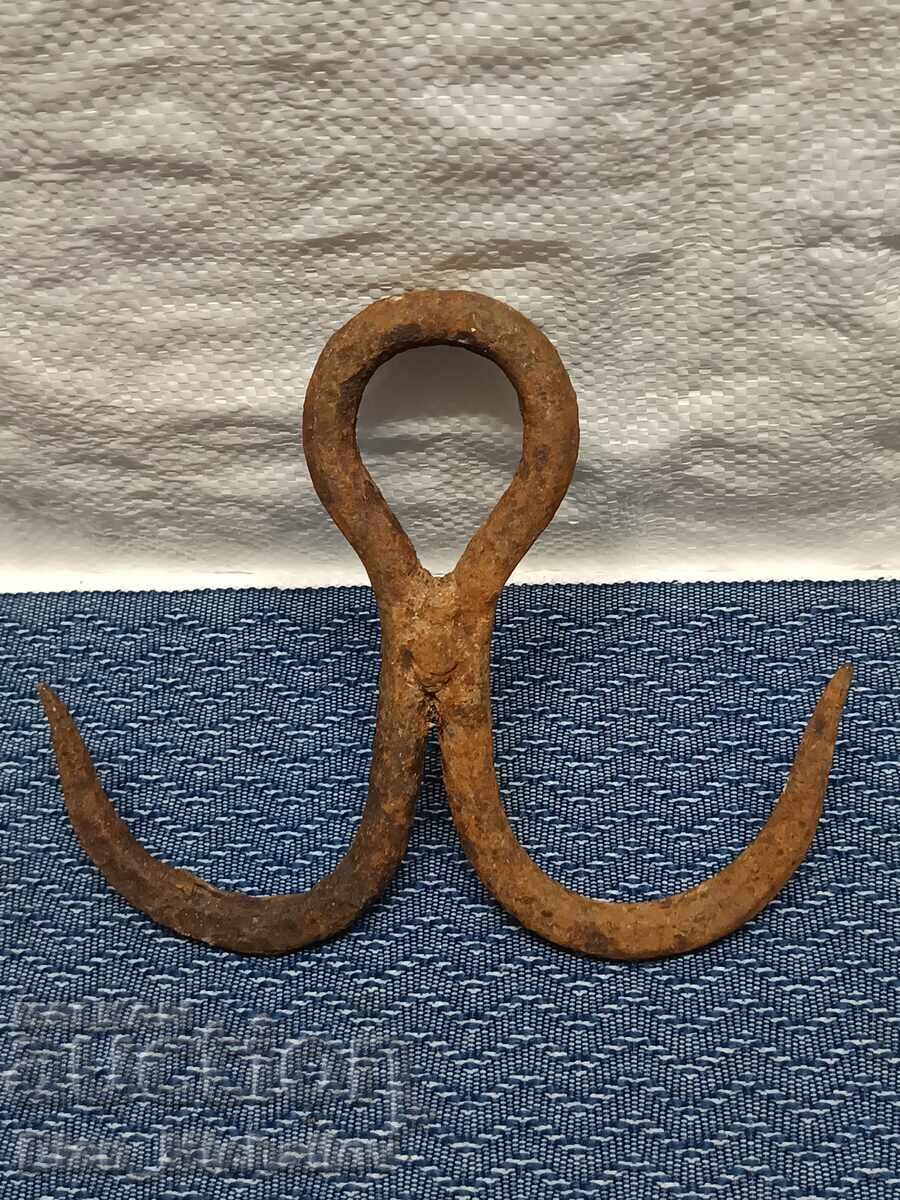 Παλιά Σφυρήλατη Αγκράφα Παλιά Σφυρήλατη Αγκράφα