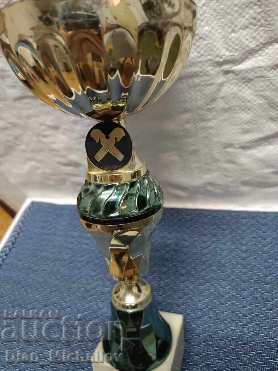 Trofeu vechi pentru decorare cu preț € 12.00 | 23.47 BGN