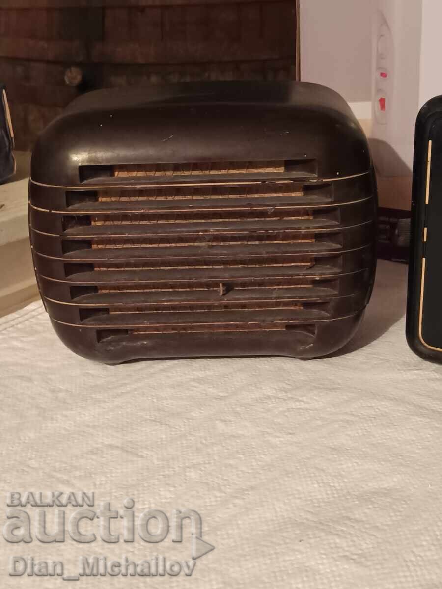 Radio cu bachelită, tip social #2