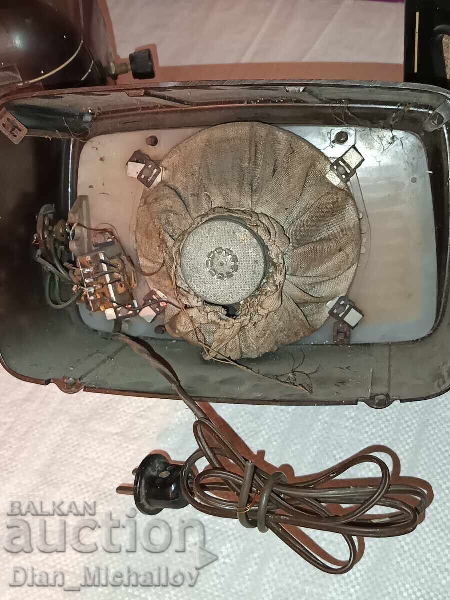 Соц. Бакелитова Радиотичка #3 с цена € 15.00 | 29.34 лв.