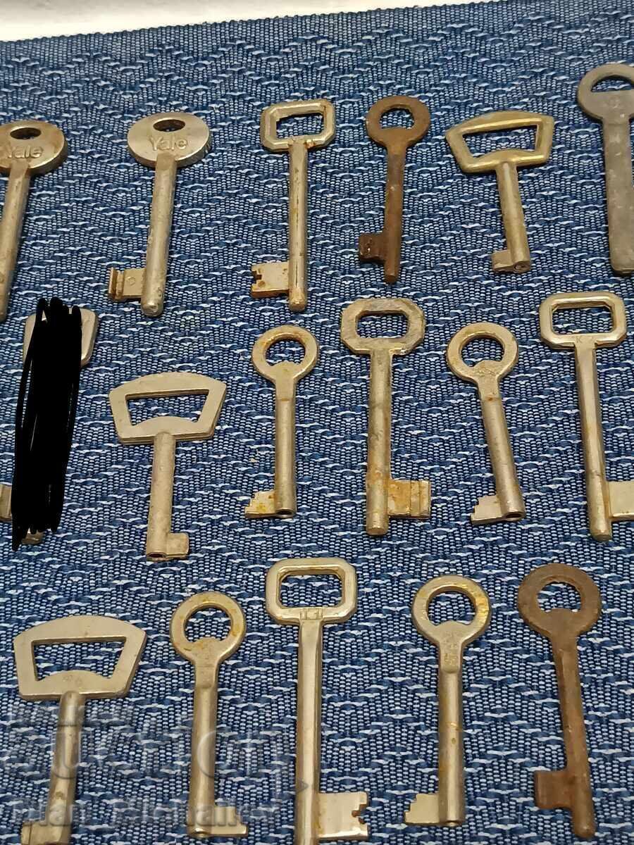 Licitație Lot chei vechi, diverse