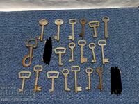 Lot of old keys, various types
