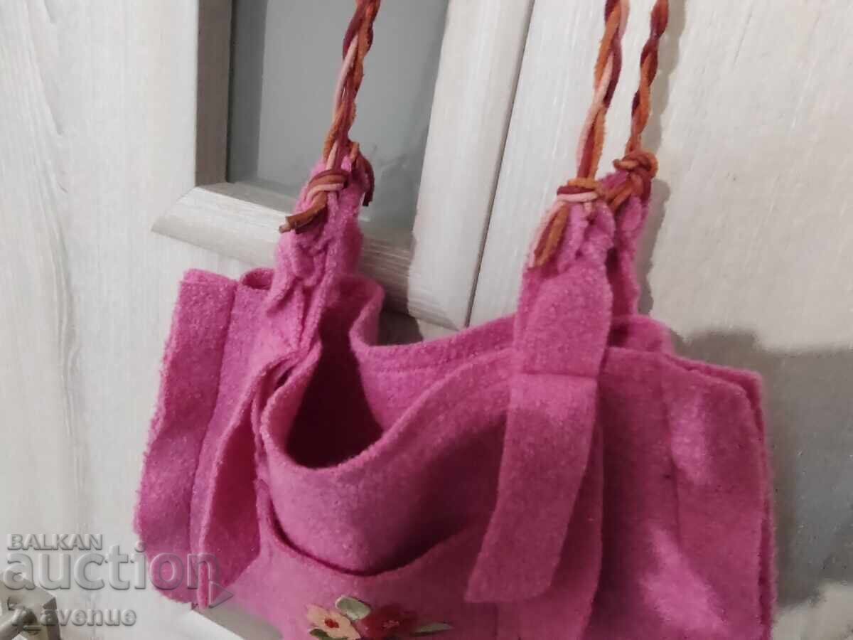 Γυναικεία επώνυμη τσάντα σε μαγνητικό χρώμα 11.10.25 - 7