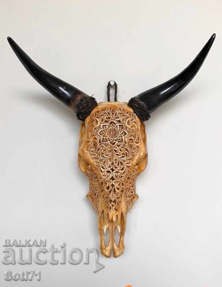 Hand-carved skull - 6