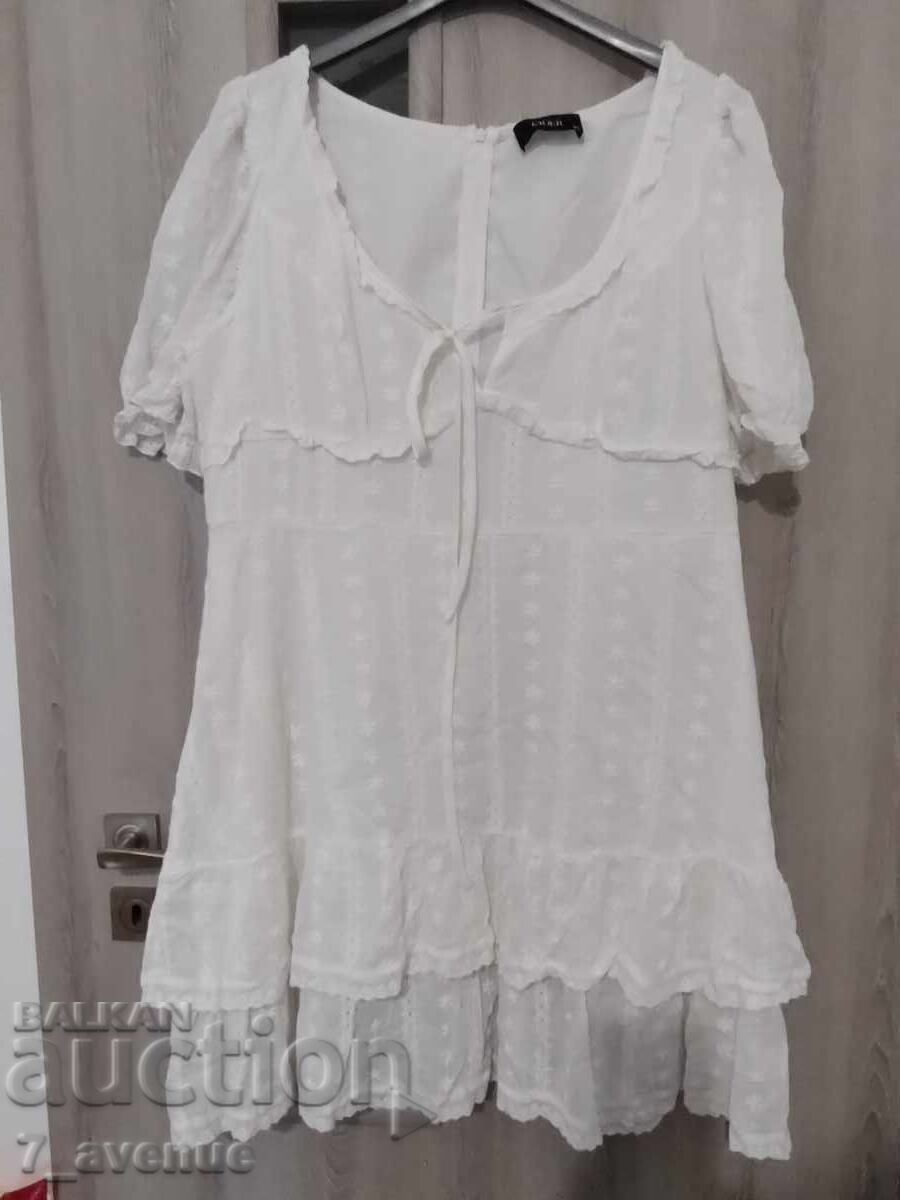 Γυναικείο φόρεμα αιθέριο λευκό με κεντήματα υπέροχο 11.10.25