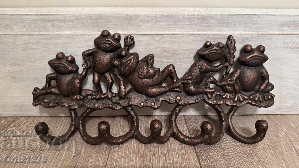 Umeraș masiv vesel, broaște – Fontă, 885g Umeraș masiv vesel, broaște – Fontă, 885g