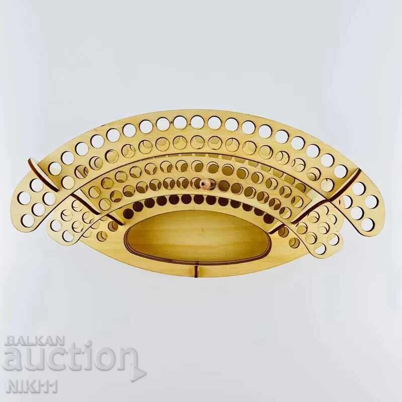 Παράδοση Ξύλινη πτυσσόμενη βάση για μολύβια, πινέλα, στυλό