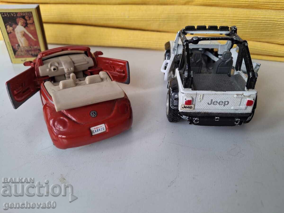 Livrarea Două mașinuțe metalice majorete