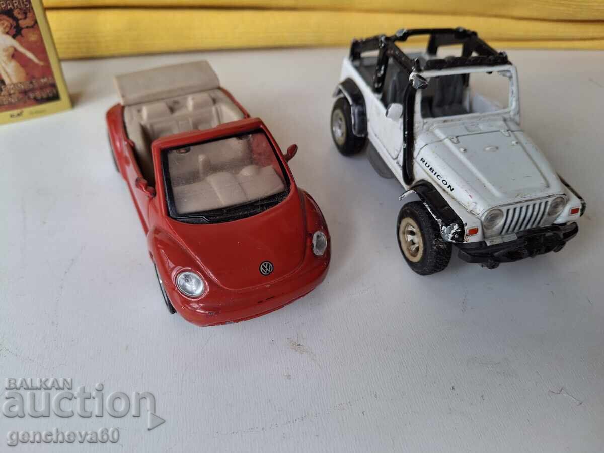 Două mașinuțe metalice majorete - 5