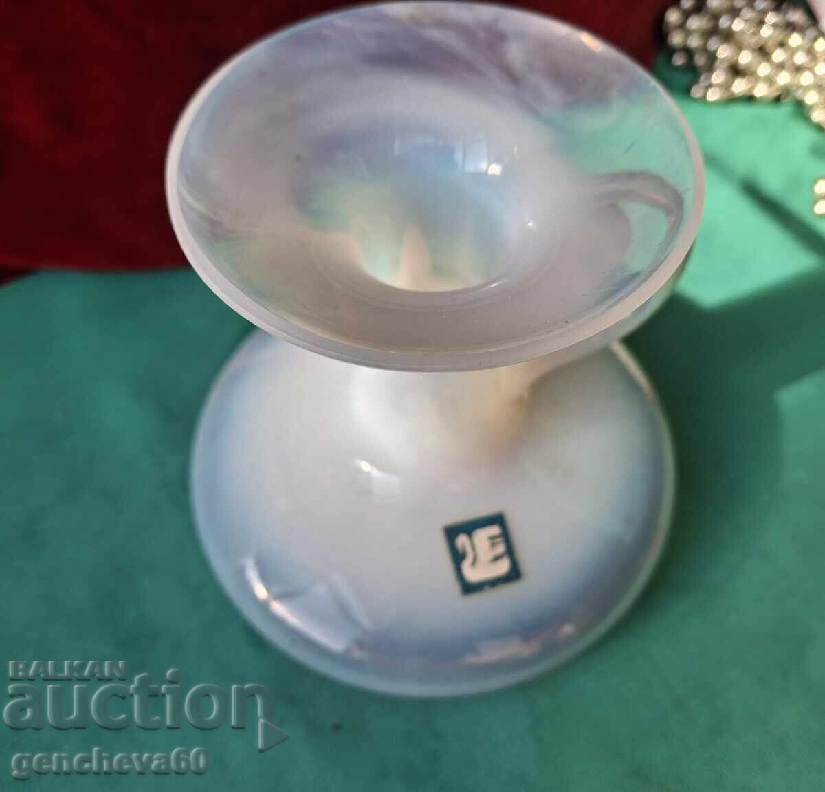 Beautiful opal glass vase - 6 Beautiful opal glass vase - 6