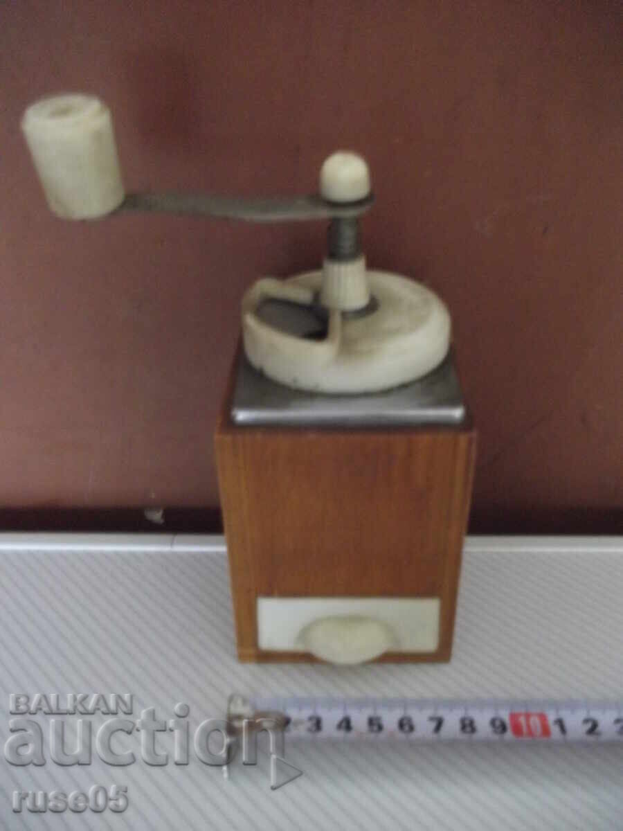 Доставка на Мелничка ръчна от соца за чер пипер , кафе и други