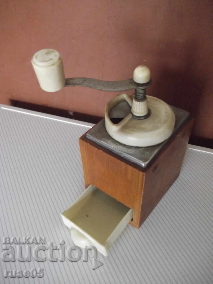 Мелничка ръчна от соца за чер пипер , кафе и други