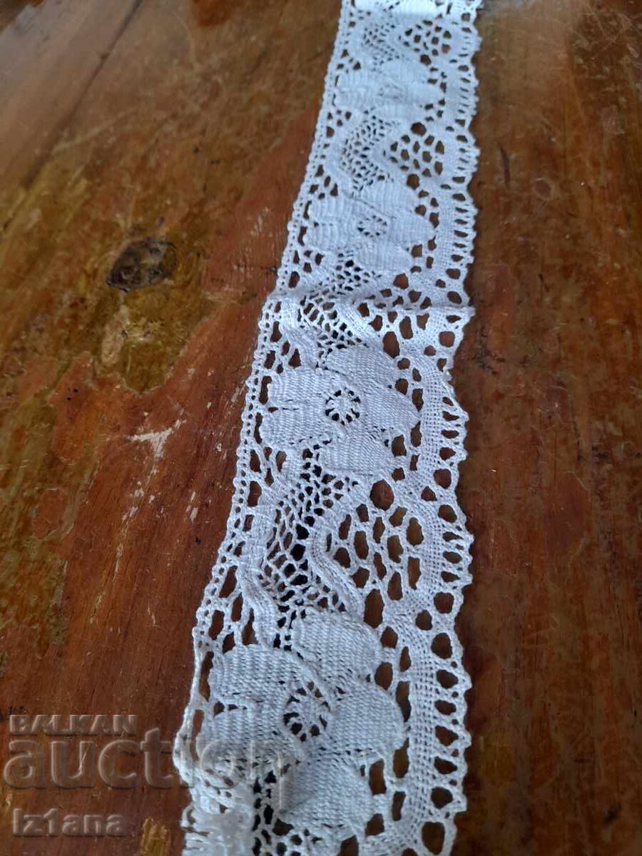 Auction  Old lace