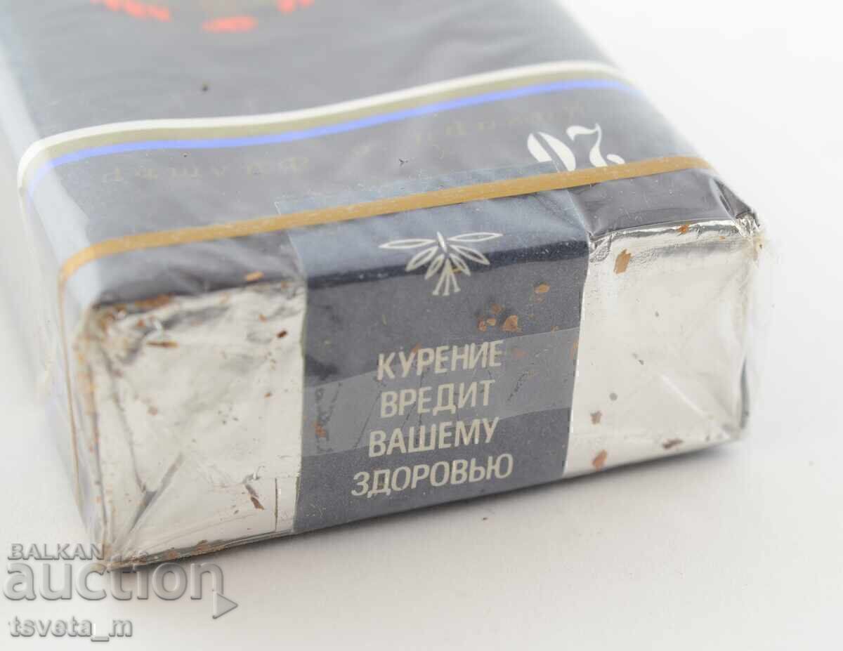 Delivery of PHOENIX cigarettes, sealed pack with cellophane and tax stamp Delivery of PHOENIX cigarettes, sealed pack with cellophane and tax stamp