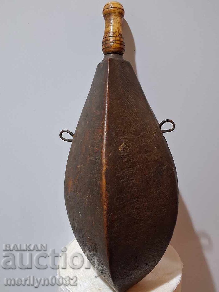 Haiduk powder flask wood and bone UNIQUE rifle pistol 19th century with price 320.00 BGN | € 163.61