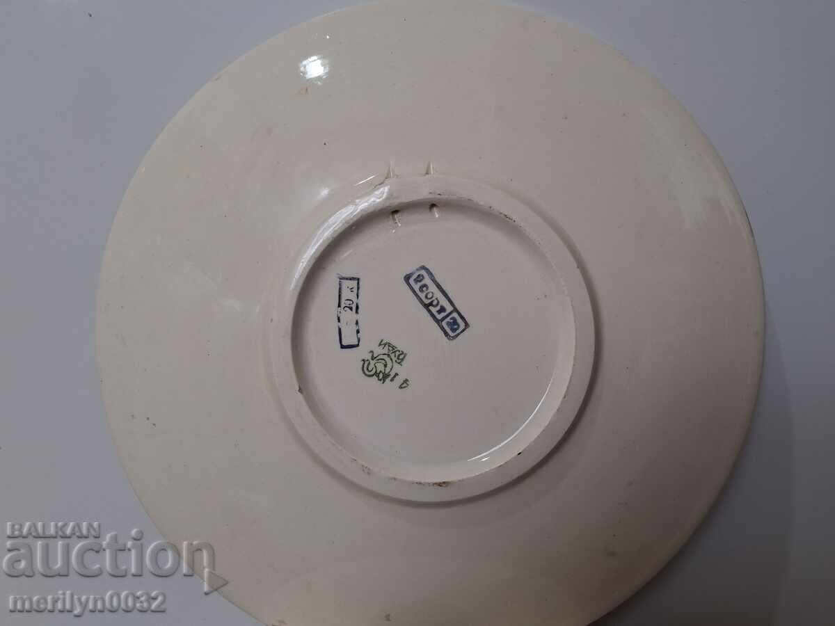 Аукцион Чиния луксозен порцелан, награда на българин чекист в СССР Аукцион Чиния луксозен порцелан, награда на българин чекист в СССР