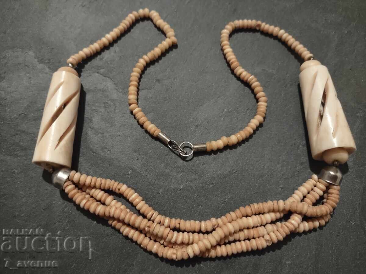 Κολιέ κόσμημα, περιδέραιο κόκαλο 70s 12.10.25 με τιμή 69.00 BGN | € 35.28